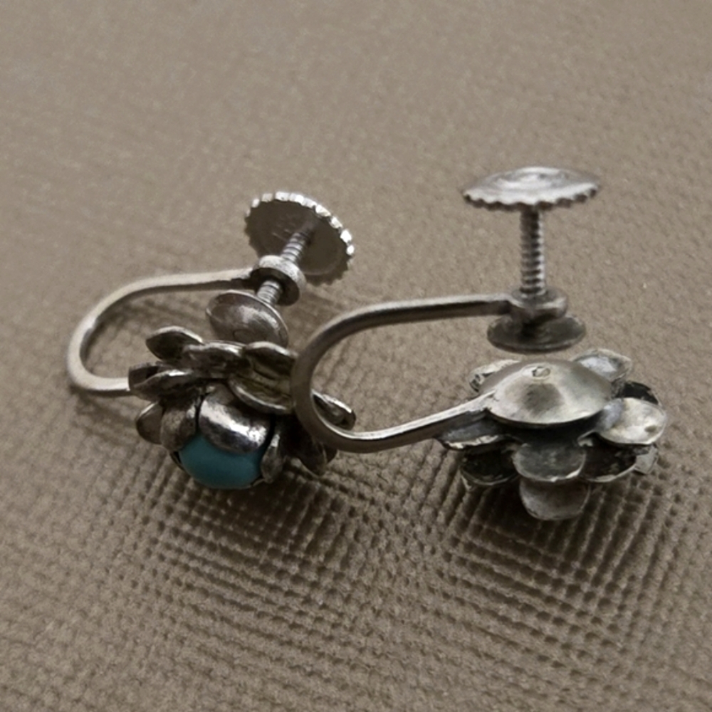 Full Set - Rare ANTIQUE Silver & Turquoise Bracelet, Screw Back Earrings, Brooch - Picture 8 of 9